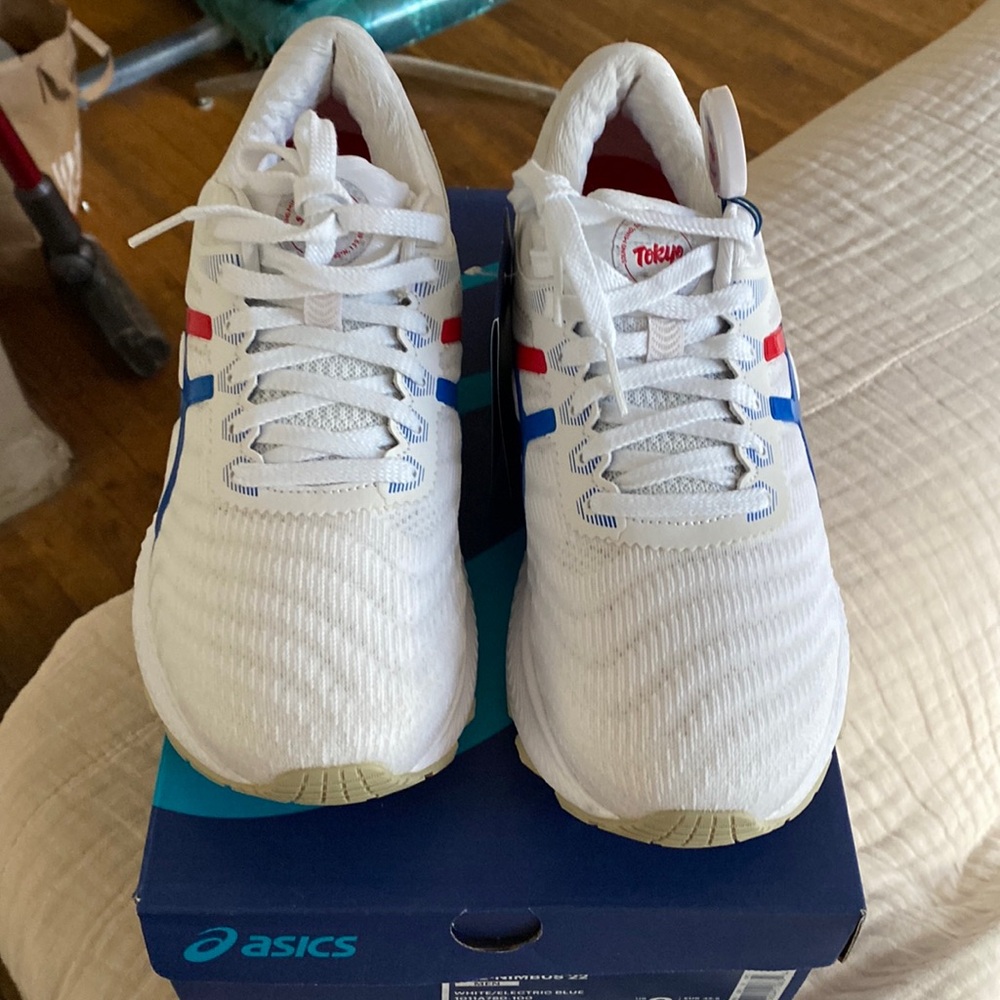 - ASICS Gel Nimbus 22 ‘Retro Tokyo’ White/Electric Blue nwt size 9